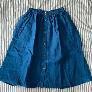 Not Perfect Linen front snap skirt size medium.